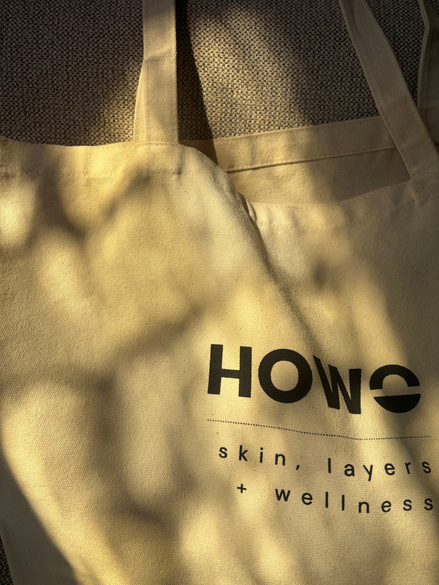 ESSENTIAL: TOTE BAG