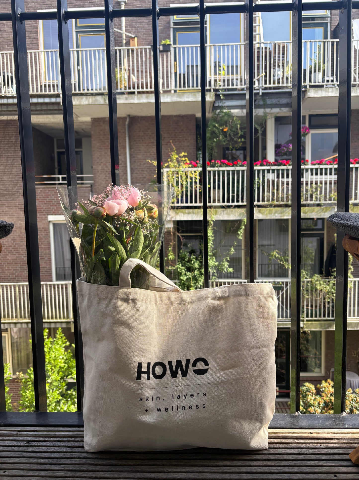 ESSENTIAL: TOTE BAG