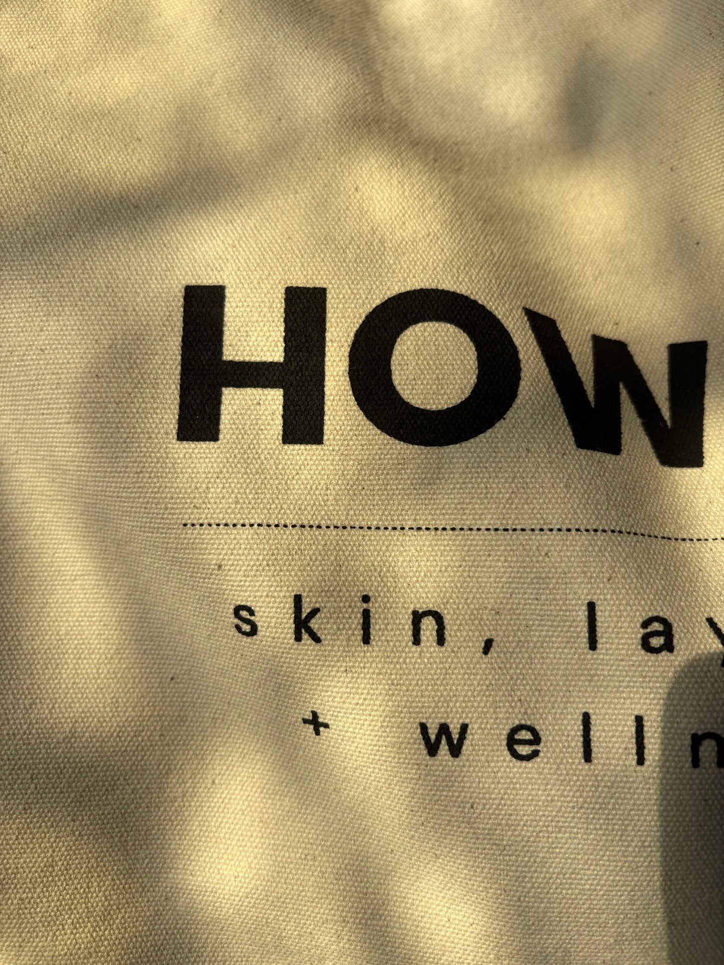 ESSENTIAL: TOTE BAG
